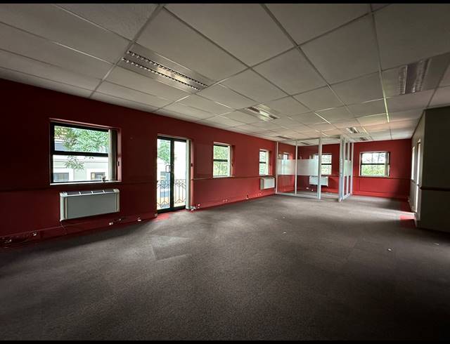 382.60M² OFFICE TO LET IN WOODMEAD